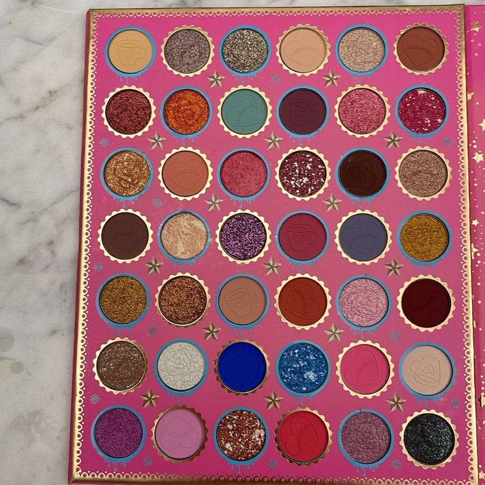 Kevia & Coco 46 color eyeshadow/makeup large set - Picture 2 of 7